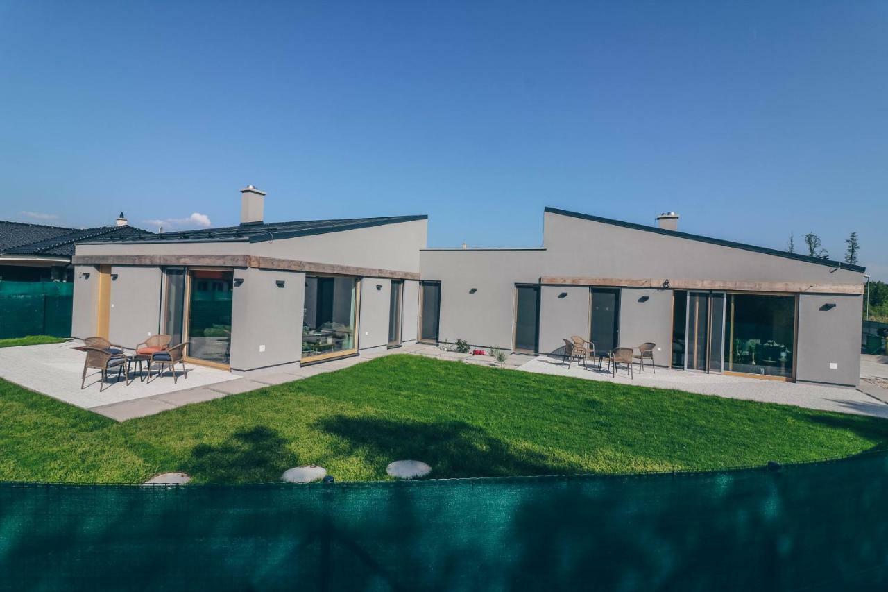 Stylish Apartments At Penati Golf Resort Sajdikove Humence Екстер'єр фото